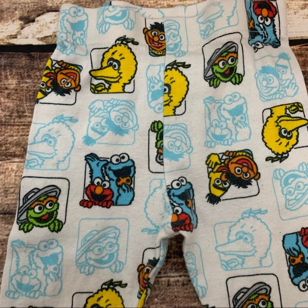 Sesame Street pajamas by Sesame Street. Size 18 months - Picture 9 of 10